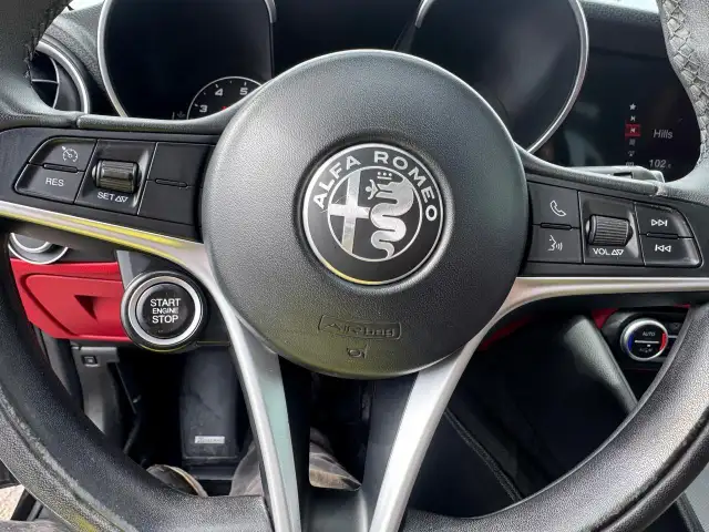 2017 Alfa Romeo Giulia TI, Q4, RED LEATHER, AWD, FULLY LOADED, C - Photo 16