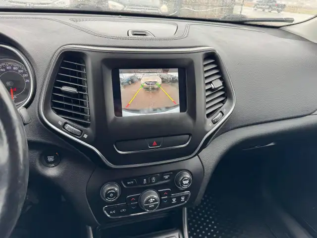 2019 Jeep Cherokee North, 4X4, WELL MAINTAINED, ONE OWNER, CERTI - Photo 14