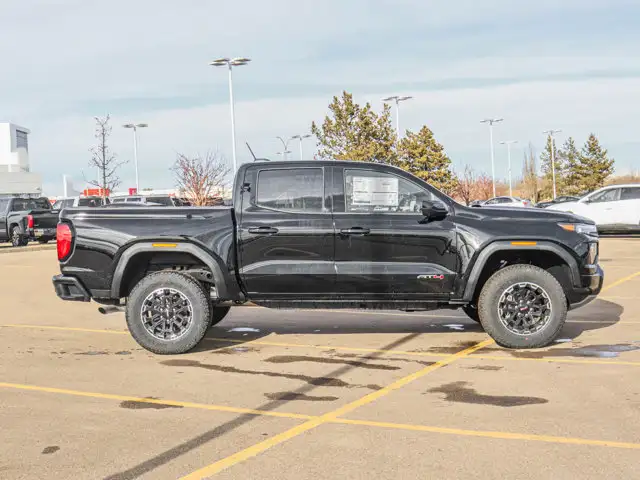 2026 GMC Canyon AT4 - Photo 10