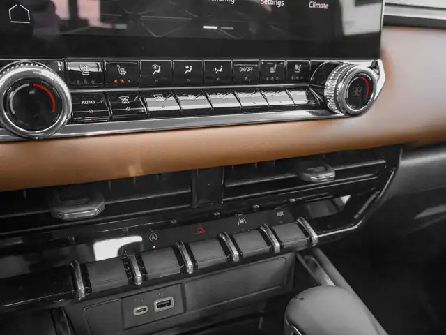2026 GMC Canyon AT4 - Photo 24