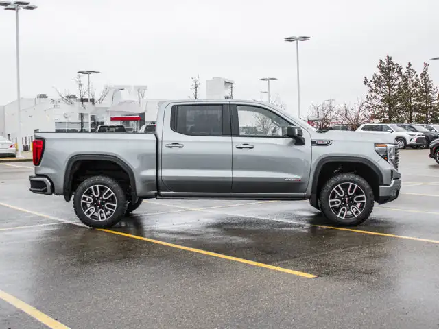 2026 GMC Sierra 1500 AT4 - Photo 10