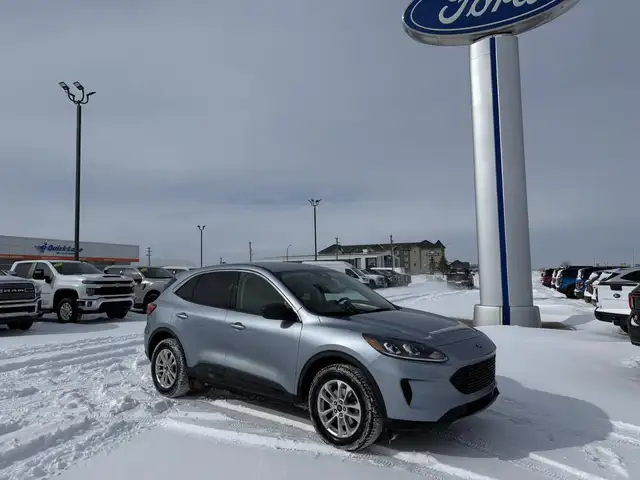 2022 Ford Escape SE / AWD! / HSTEERING! / HSEATS! / LOW KM! - Photo 2