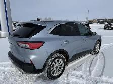 2022 Ford Escape SE / AWD! / HSTEERING! / HSEATS! / LOW KM! - Photo 4