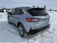 2022 Ford Escape SE / AWD! / HSTEERING! / HSEATS! / LOW KM! - Photo 5