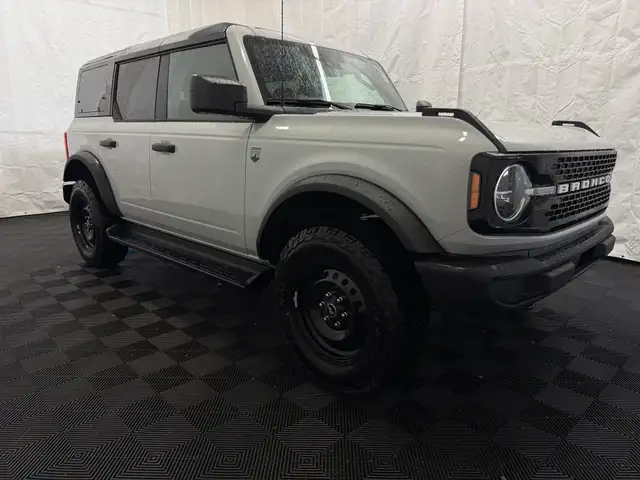 2026 Ford Bronco BIG BEND | BLACK APPEARANCE PACKAGE | TOW HOOKS - Photo 2