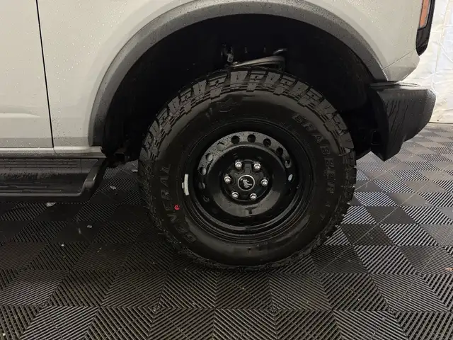 2026 Ford Bronco BIG BEND | BLACK APPEARANCE PACKAGE | TOW HOOKS - Photo 4