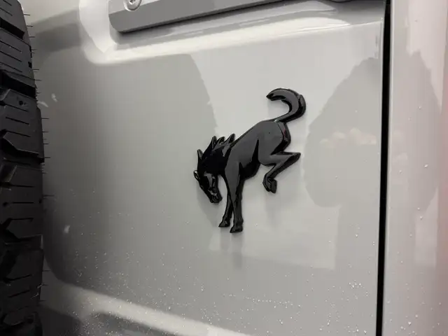 2026 Ford Bronco BIG BEND | BLACK APPEARANCE PACKAGE | TOW HOOKS - Photo 12