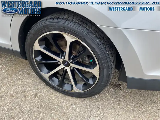 2014 Ford Taurus SEL AWD - Photo 18