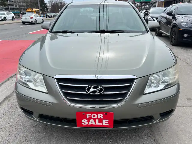 2009 Hyundai Sonata EXTRA CLEAN- AUTOMATIC-HEATED SEATS & MORE ! - Photo 2
