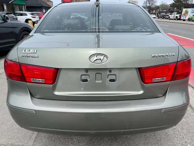 2009 Hyundai Sonata EXTRA CLEAN- AUTOMATIC-HEATED SEATS & MORE ! - Photo 6