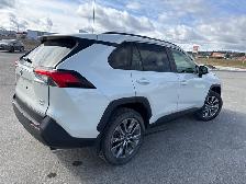 2022 Toyota RAV4 XLE XLE TRIM / AWD / LEATHER SEATS - Photo 5