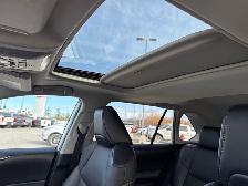 2022 Toyota RAV4 XLE XLE TRIM / AWD / LEATHER SEATS - Photo 17