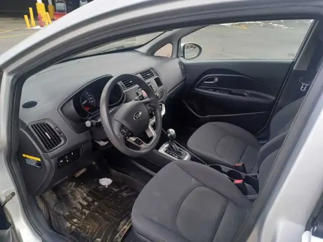 2014 kia rio - Photo 6