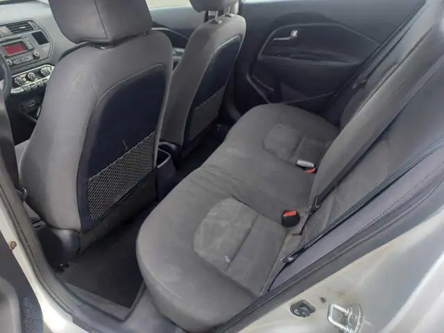2014 kia rio - Photo 7
