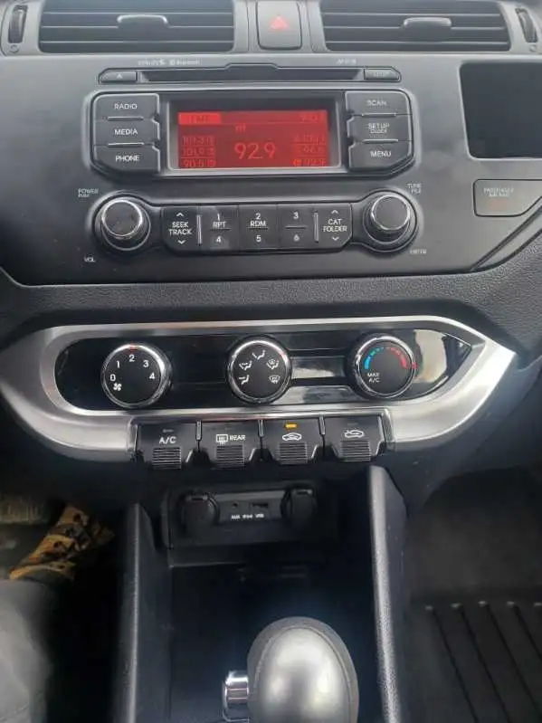 2014 kia rio - Photo 8