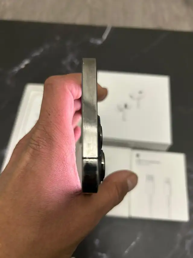 IPHONE 13 PRO 256GB Airpods Pkg/Delivery - Photo 2