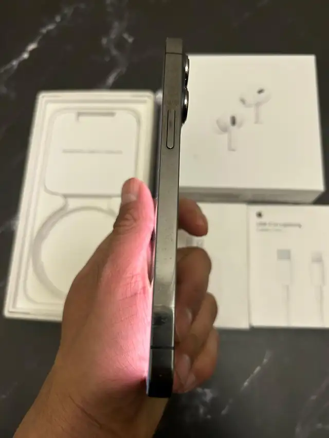 IPHONE 13 PRO 256GB Airpods Pkg/Delivery - Photo 3