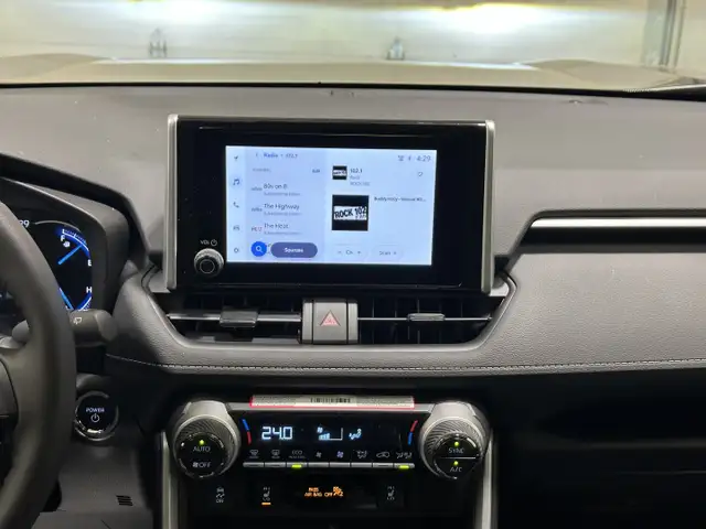 2025 Toyota RAV4 Hybrid XLE - Sunroof - Power Liftgate - Photo 14