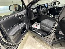 2025 Toyota RAV4 Hybrid XLE - Sunroof - Power Liftgate - Photo 16