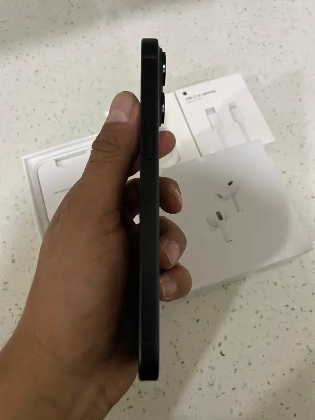 iPhone 15 128GB 89% batt AirPods Pkg/Delivery - Photo 3