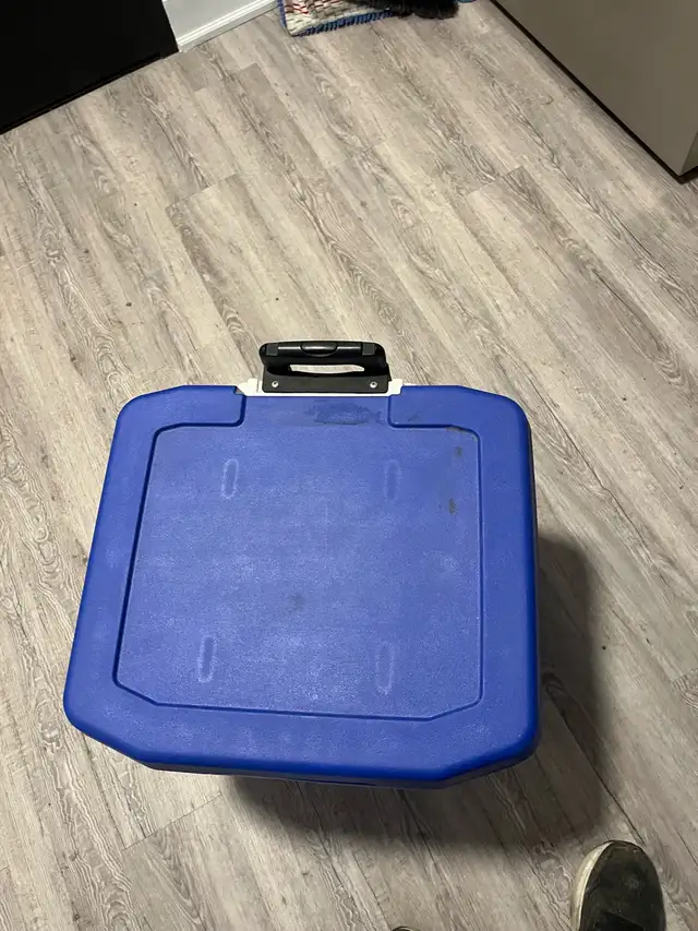 igloo large cooler with hand and wheels - Photo 4