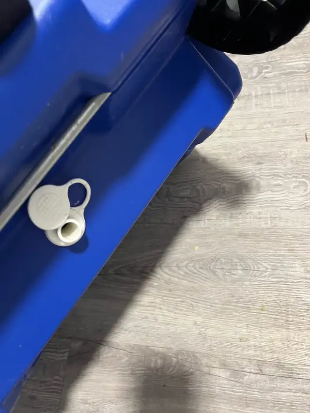 igloo large cooler with hand and wheels - Photo 5