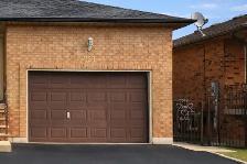 Large 2 Bedroom in HIGHLY-DESIRED Neighborhood!