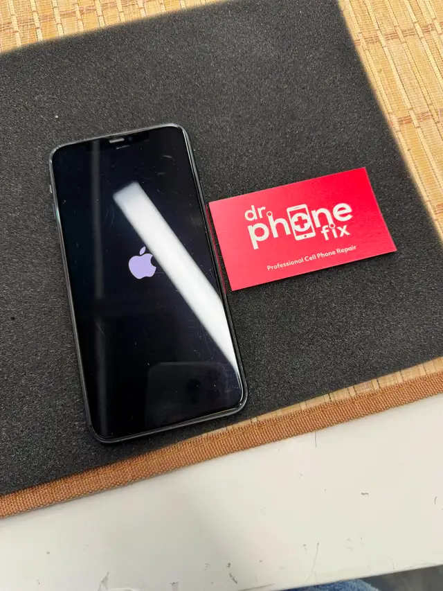 unlocked iphone 11 PRO MAX - (A Grade) in Cell Phones in Cell P