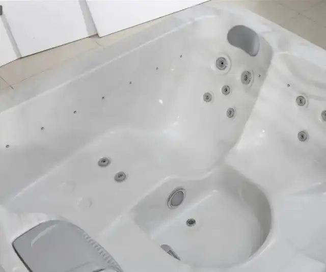 Door Crasher Sale! New Balboa Plug and Play Spa-Free Delivery BB - Photo 9