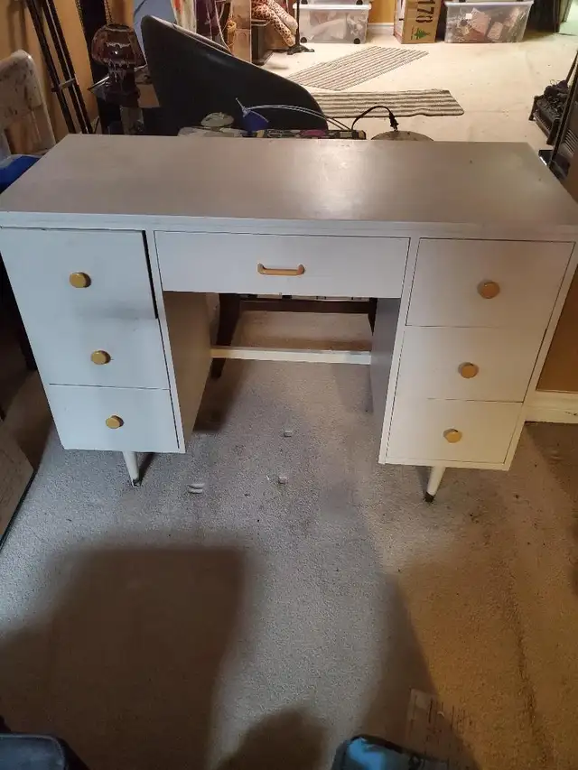 Student/office desk.