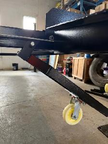 Four Post Overhead Car Lift Single release 8800 LBS Capacity - Photo 3