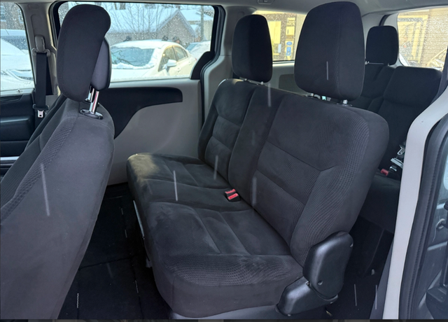 2016 Dodge Grand Caravan SE - Photo 4