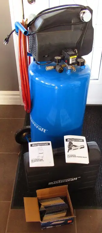 26 gallon compressor with framing nailer kit - Photo 2