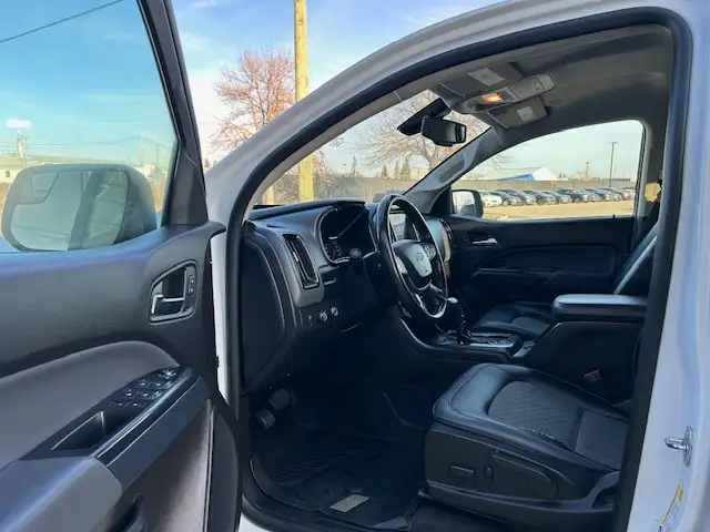 2019 Chevrolet Colorado 4WD Crew Cab 128.3' Z71 - Photo 9