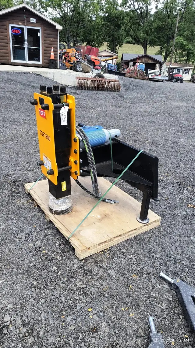 Heavy Duty Post Driver – Fence & Farm Installation Tool - Photo 2