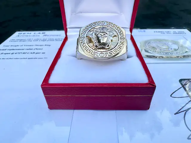 #768 - 10k Versace Gold Ring, Size 12 - Photo 3