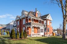 4 Bedroom 2 bathroom Student Rental close to Everything