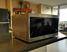 New LG Stainless Microwave Oven / Smart Inverter ( 1250W, 120V) - Photo 2