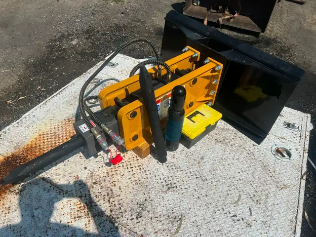 Skid Steer Breaker – Heavy Duty Hydraulic Demolition Attachment