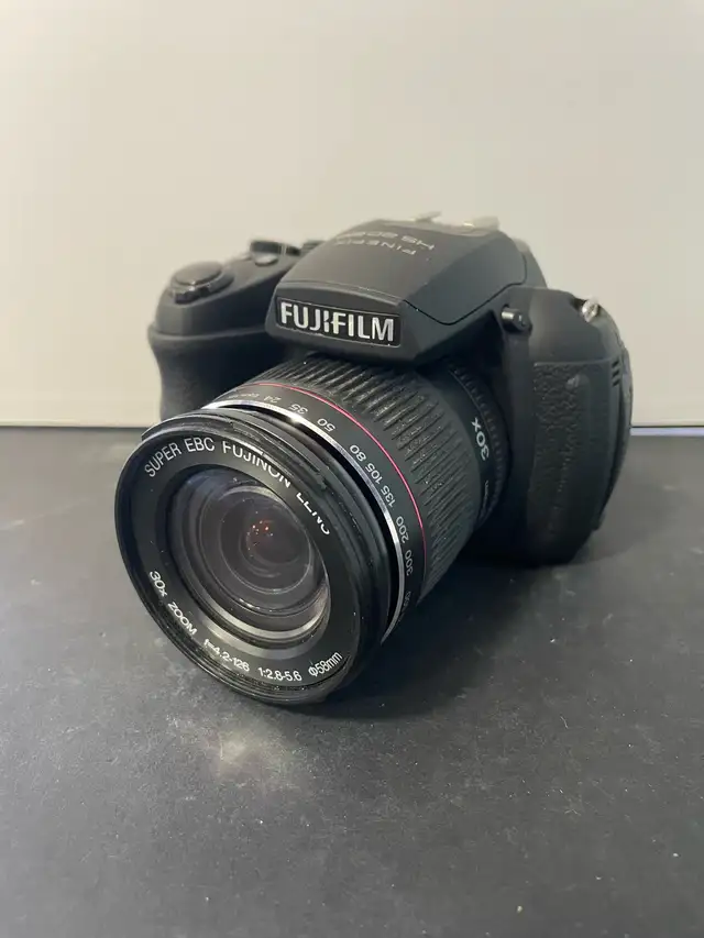 FUJIFILM FINEPIX HS20 EXR CAMERA