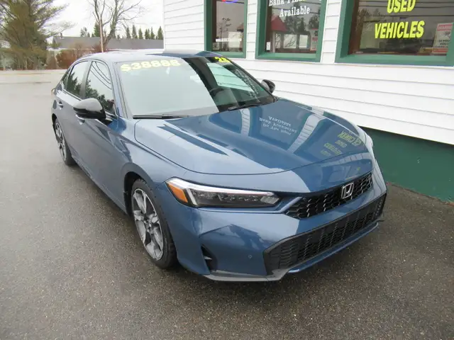2025 Honda Civic Sedan Hybrid Sport Touring with only 3000kms! F