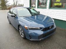 2025 Honda Civic Sedan Hybrid Sport Touring with only 3000kms! F