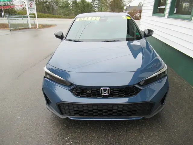2025 Honda Civic Sedan Hybrid Sport Touring with only 3000kms! F - Photo 3