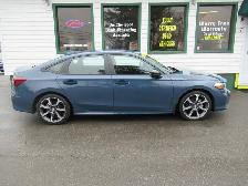 2025 Honda Civic Sedan Hybrid Sport Touring with only 3000kms! F - Photo 6