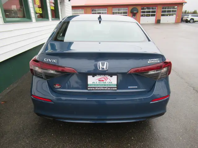 2025 Honda Civic Sedan Hybrid Sport Touring with only 3000kms! F - Photo 13