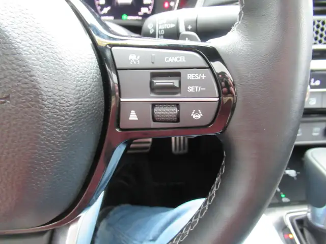2025 Honda Civic Sedan Hybrid Sport Touring with only 3000kms! F - Photo 26