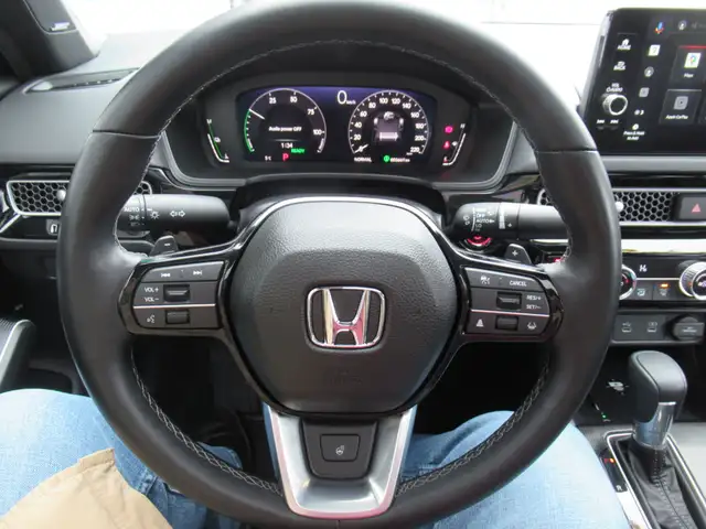 2025 Honda Civic Sedan Hybrid Sport Touring with only 3000kms! F - Photo 27