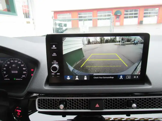 2025 Honda Civic Sedan Hybrid Sport Touring with only 3000kms! F - Photo 32