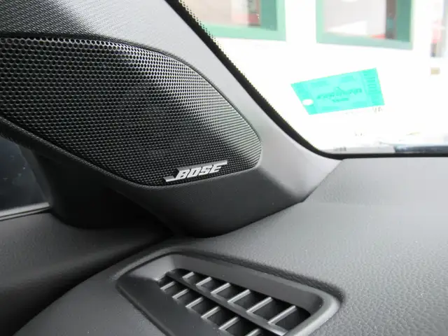 2025 Honda Civic Sedan Hybrid Sport Touring with only 3000kms! F - Photo 34