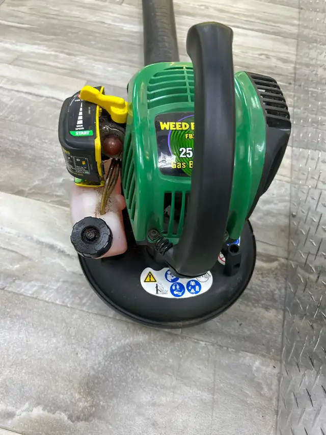 Weed Eater FB25 25CC Gas Leaf Blower - Photo 3